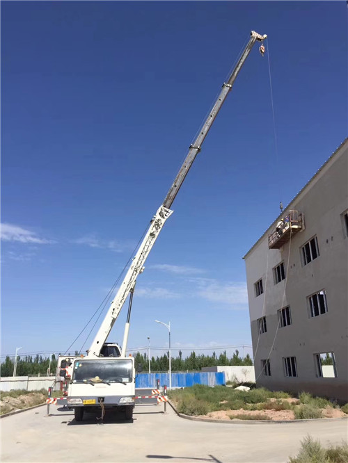 民乐县“轻装强干”—— 吊车的 “轻量化臂架” 技术